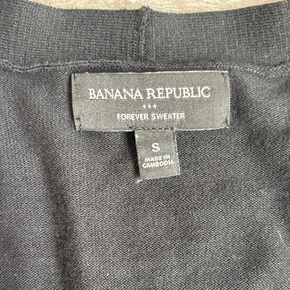 Banana Republic Classic Black V-Neck Cardigan - Picture 4 of 6